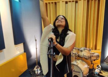 Conheça Letícia Velloso: cantora que gravou música inédita de Marília Mendonça