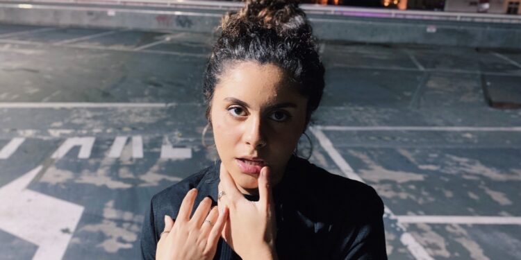 Lelê Azevedo lança “Droga do Amor, seu novo single