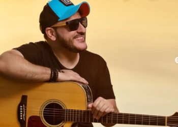 Tony Carlo se consolida no meio sertanejo e mostra sua potência vocal em programas de TV