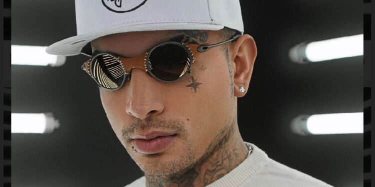 MC Guimê lança coleção de bonés