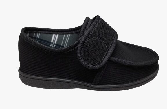 Saiba por que pantufa é o calçado ideal para idosos