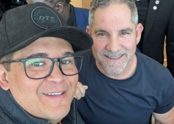 Bilionário Grant Cardone entra em projeto para ajudar brasileiros no exterior