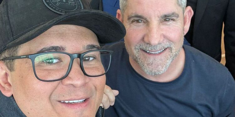 Bilionário Grant Cardone entra em projeto para ajudar brasileiros no exterior