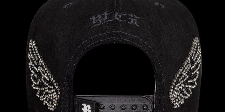 Boné de luxo exclusivo da Blck vendido por R$500 atrai fila de espera