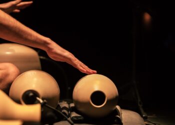 Instalação-Concerto Mineral estreia no Teatro Oficina