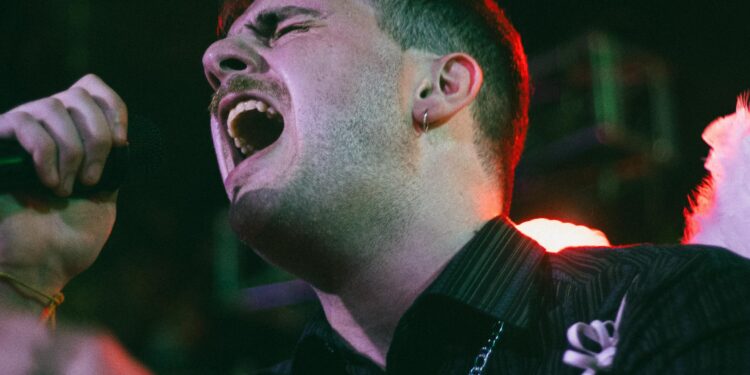 Refúgio: banda comemora a repercussão positiva do álbum “Velhos Hábitos”