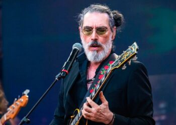 Lobão retorna a Globo em grande estilo em apresentação ao lado de outros grandes astros