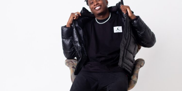 Conheça Pretop, MC e compositor de faixas da série “Sintonia”, e seu novo single “Ballena e Tequila”