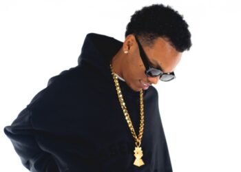 Mc Erik lança o single “Porta Voz Da Quebrada” com participação de Mc Robs e revela detalhes do álbum de estreia