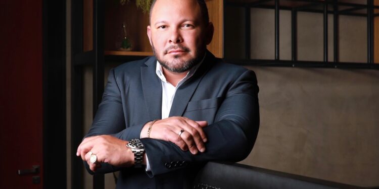 Douglas Andrade fala sobre o WhatsApp como Ferramenta de Trabalho pela Geração Z