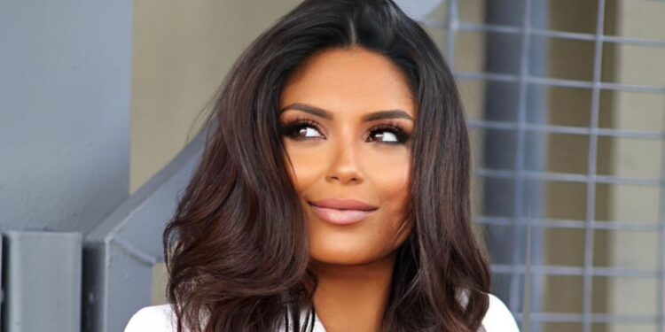 “Scarpa Intimates Faz Sua Aguardada Estreia Na Paris Fashion Week Sob O Comando De Clara Funke”