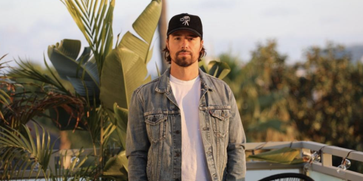 Ator e cineasta Bernardo Barreto ascende em Hollywood com premiações e comanda novos projetos para 2025