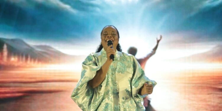 Águeda Elamba: De Angola ao Brasil, uma história de fé e música com produção internacional