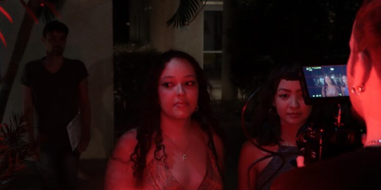 Fernanda Hofmann estreia o clipe de “Douro” em formato de curta-metragem