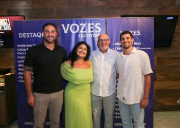 Vozes do Vitória homenageia artistas personalidades e comunicadores do Sul Fluminense