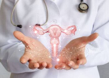 Cardiologista explica como a reposição hormonal pode causar danos para saúde feminina