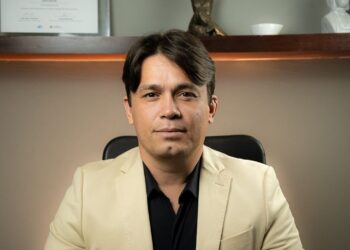 Conheça Linderberg Cruz: O Empresário que Está Transformando a Vida de Famílias com Energia Solar