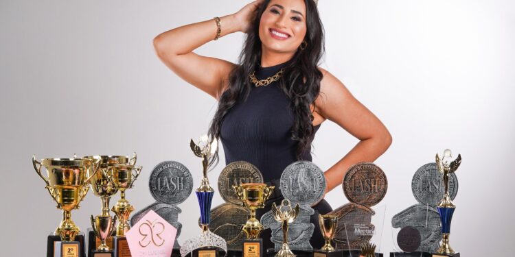 A Ascensão Brilhante de uma Lash Designer: Superando Desafios e Transformando Vidas