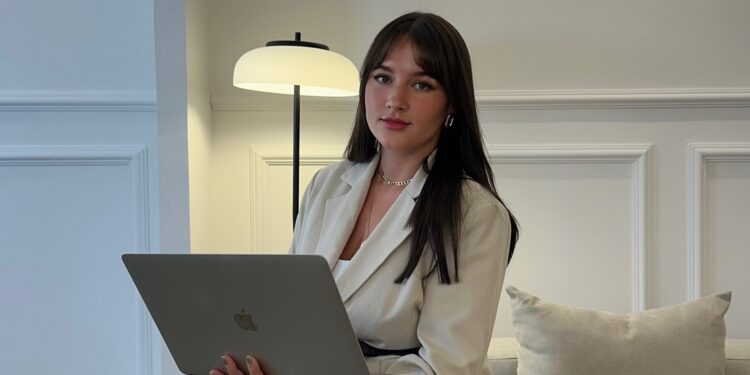 A arquiteta que trocou a prancheta pelo marketing e hoje assina estratégias na Casa Cor