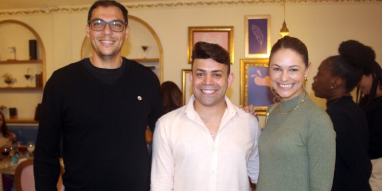 MOVARE encanta na terceira edição com noite memorável no Antonieta Café