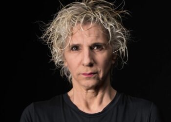 Após 20 anos, Denise Stoklos volta ao Rio de Janeiro para temporada no Teatro I Love PRIO