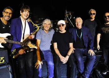Ingressos para show da Dire Straits Legacy em Barra Mansa já estão à venda e fazem sucesso