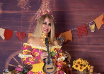 Médica leva clima de festa julina para pacientes em prontos-socorros do litoral paulista