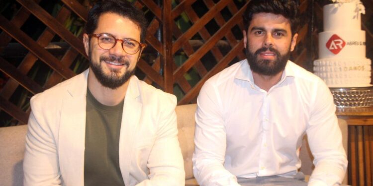 Abreu & Reis celebra 10 anos com noite inesquecível em Volta Redonda