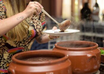 APAE Volta Redonda realiza feijoada beneficente neste domingo com música, diversão e solidariedade