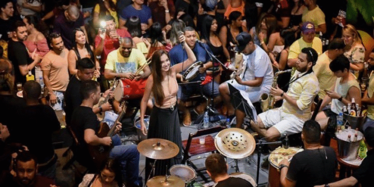 Camile Castro: A Voz Feminina Que Está Transformando O Pagode No Norte Do Brasil