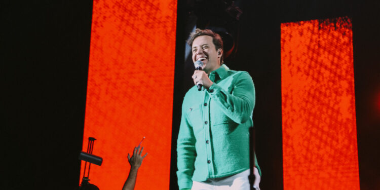 Com ingressos esgotados e gravação de DVD, Ore Comigo ocupa a Arena MRV neste sábado