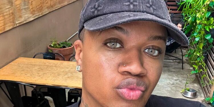 Após quase 40 dias acamado, Influencer Jonathas Groscove renasce mais forte: “O topo sou eu”