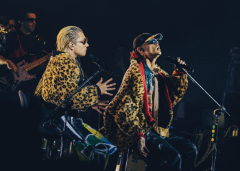 CA7RIEL e Paco Amoroso encantam público com show em São Paulo e embarcam para o Rio de Janeiro