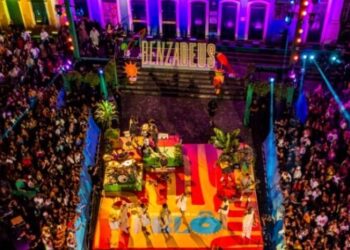 Benzadeus faz história e reúne multidão no Pelourinho na gravação de novo DVD