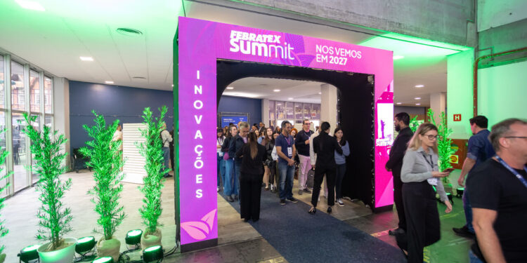 Setor têxtil celebra inovação e negócios no Febratex Summit 2025