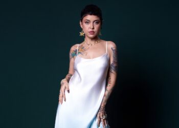 Aclamada Kell Smith estreia o álbum-visual ao vivo “Latino-Americana”