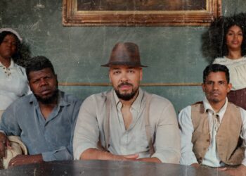 Ton Carfi lança clipe inédito no Fantástico e celebra indicação ao Grammy Latino