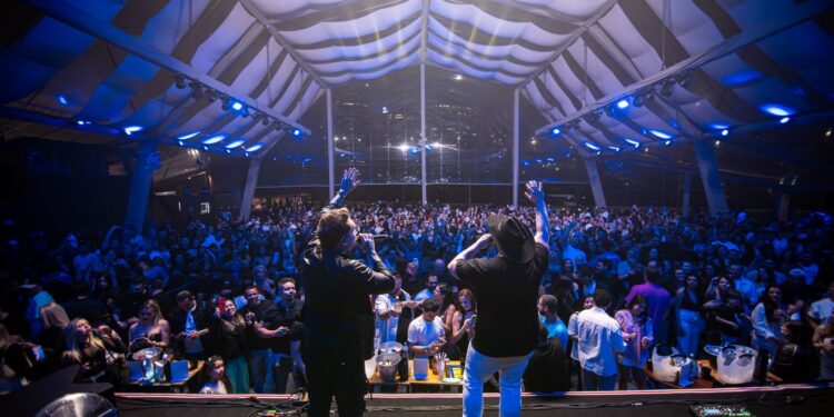 Estreia de Felipe e Rodrigo no Varanda Estaiada lota e emociona público paulistano