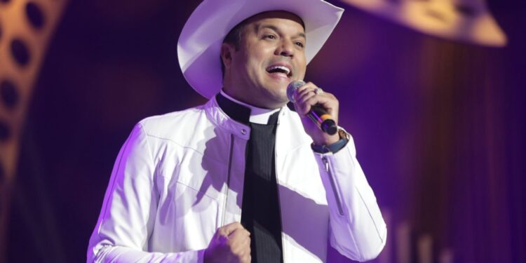 Padre Alessandro Campos estreia turnê “Nunca Perca a Esperança”, com espetáculo no Teatro Bradesco