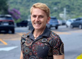 Ayrton Dourado: do Ceará para o mundo com o sucesso de “Bombom Mix”