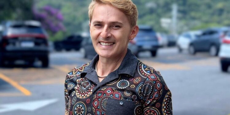 Ayrton Dourado: do Ceará para o mundo com o sucesso de “Bombom Mix”