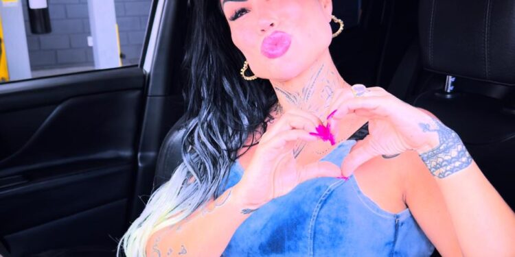 O barato sai caro”, alerta Mc Sexy após 45 cirurgias plásticas