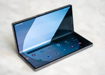 Galaxy Z Fold 7: A Sofisticação do dobrável atinge um novo patamar