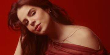 Mariana Volker inaugura nova fase com o single “É Segredo”