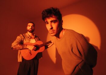 “QUARTO”: OUTROEU abre nova fase com feats de peso e alma exposta