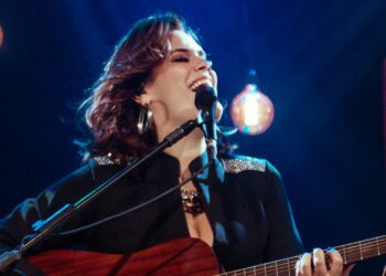“A Vida É Agora”: o novo single de Daniela Firme é um chamado para viver o presente
