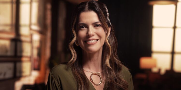 Rachel Novaes celebra 25 anos de carreira com gravação especial