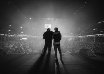 Zezé Di Camargo e Luciano fazem apresentação memorável em BH