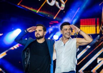 Zezé Di Camargo e Luciano fazem dois shows no Paraguai, neste final de semana, com ingressos esgotados e acalmados pelo público