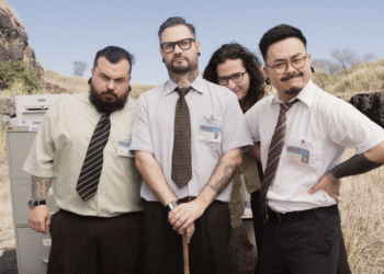 Serena lança o clipe de “Perto do Fim”, uma sátira ácida ao universo corporativo